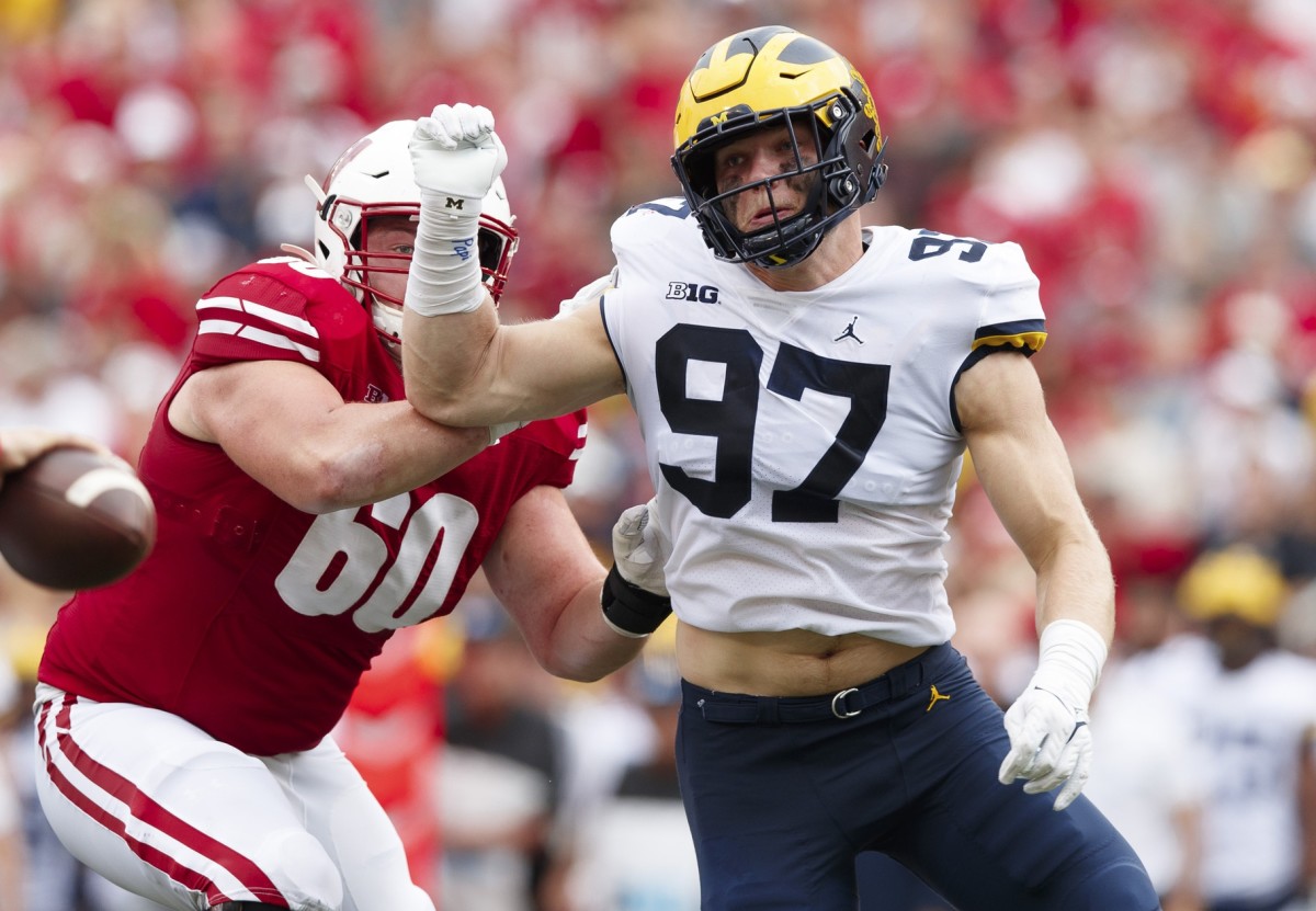 Michigan edge rusher Aidan Hutchinson